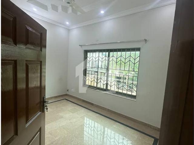 Solid 1 Kanal Used House Triple Storey For Sale In G13