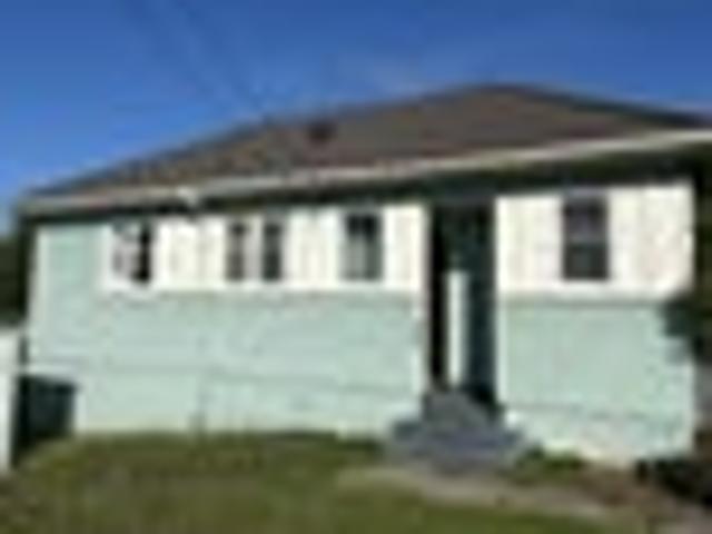 Solid 2 Bdrm Weatherboard House For Removal