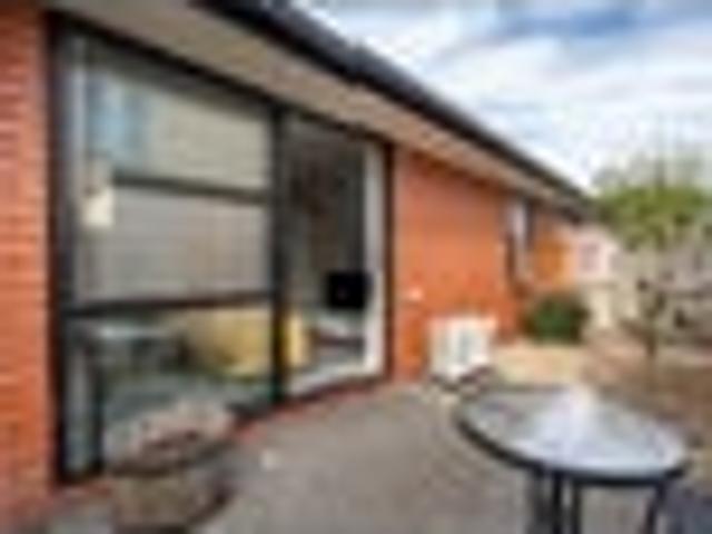 Solid Brick 2 Bedroom Home in Central Hamilton