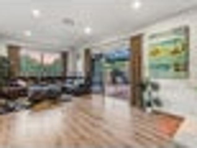 Solid Brick & Tile Living — Vendors Ready to Sell!