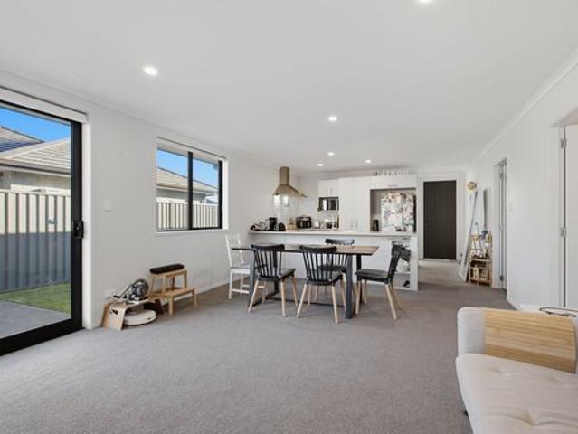 Solid Brick, Top Location & Easy Care!