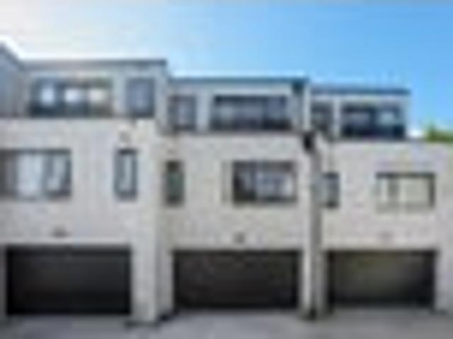 SOLID BRICK + LOCATION DGZ