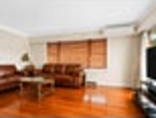 Solid Brick, Standalone & Freehold in Papatoetoe!