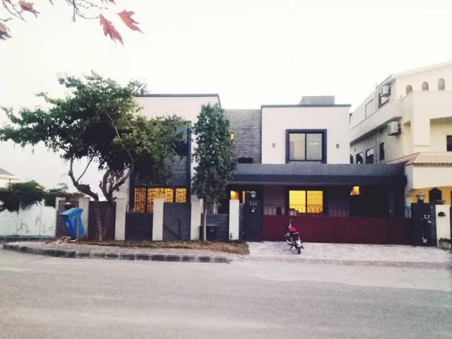 Solid construction 1 kanal house up for urgent sale Rawalpindi Bahria Town Rawalpindi ID 87035