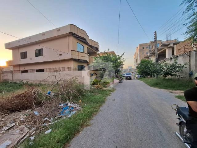Solid Land Plot For Sale In Soan Garden