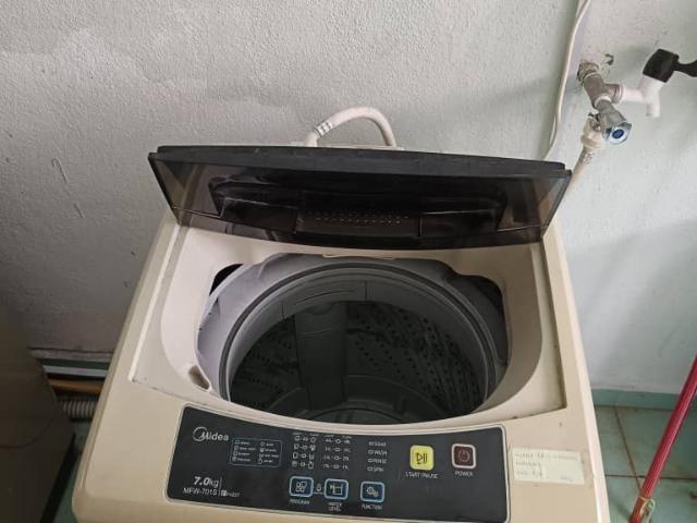 Solid medium room with aircond at wawasan 3/10 near to bandar puteri puchong, ioi puchong mall, setia walk, seri kem
