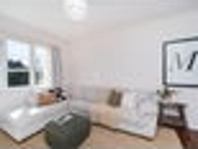 Solid, Sunny and Immaculately Presented!