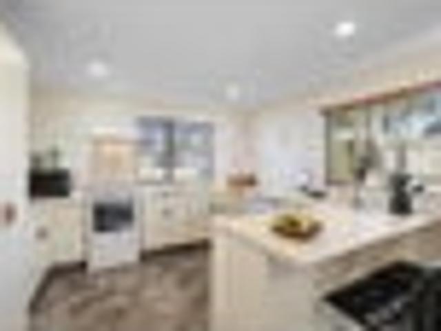 Solid, Sunny & Super Easy 3 Bedroom Townhouse