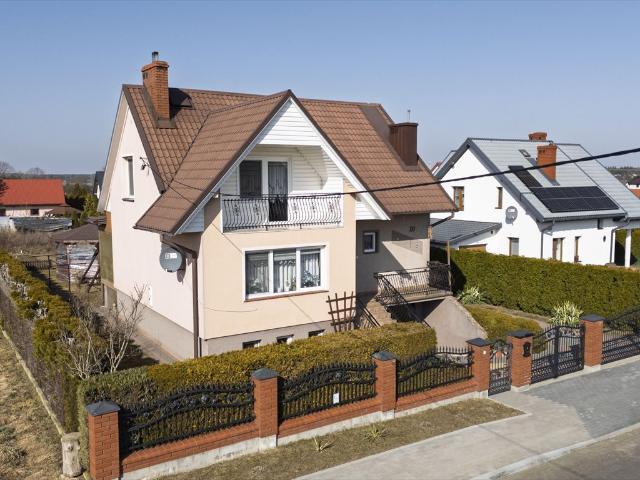 Solidny dom 120 m2 z piwnicą i tarasem w Rozogach