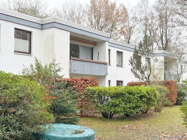 Solide Eigentumswohnung in Hamburg Volksdorf Renovierungsbedürftig mit Potenzial!