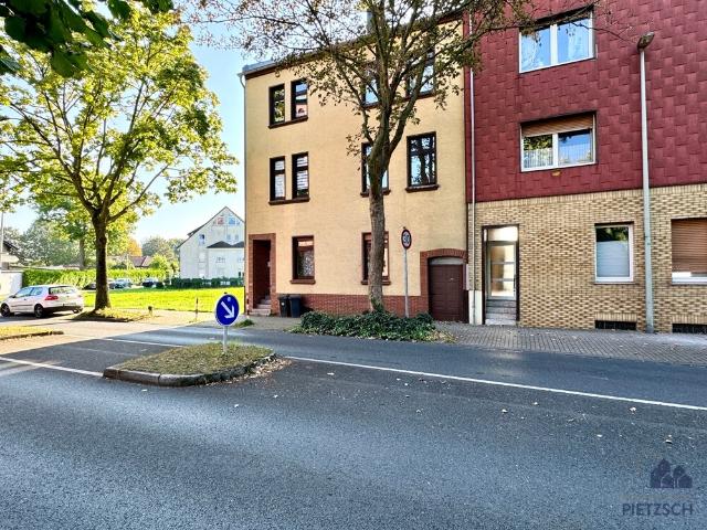 Solide Kapitalanlage! 4 Familienhaus mit Garten in Herne Holsterhausen!