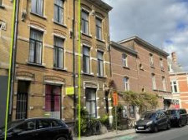 Solide ruime burgers woning met waaier aan mogelijkheden !