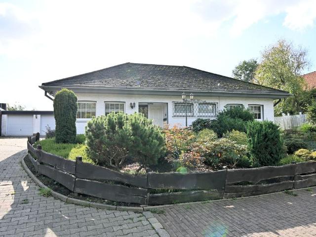 Solider Bungalow mit Potenzial auf einem schönem Grundstück in ländlicher Lage
