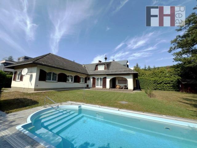 Solider Bungalow, perfekte Lage, guter Grundriss, großer Garten, schöner Pool!