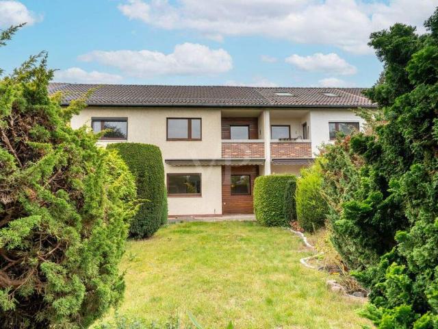 Solider Grundstein: einladendes Reihenhaus mit Terrasse und Balkon!