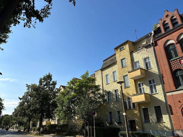 Solides Mehrfamilienhaus mit Entwicklungspotenzial im gefragten Berlin Karlshorst