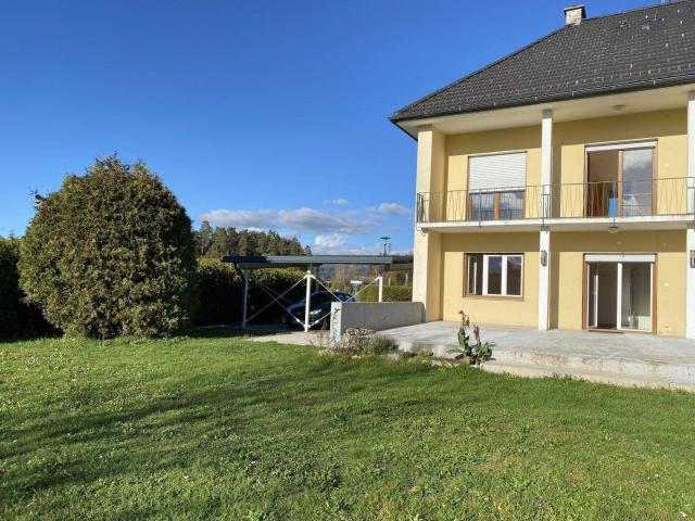 Solides Haus mit vielen Möglichkeiten zum Ausbau, mit ca. 2.380 m² großem Baugrund Nähe Klopeiner See!