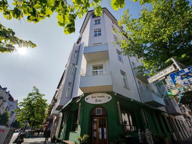 Solides Investment: Große 2 Zimmer Wohnung mitten in KREUZBERG Solide Vermietet jetzt sichern