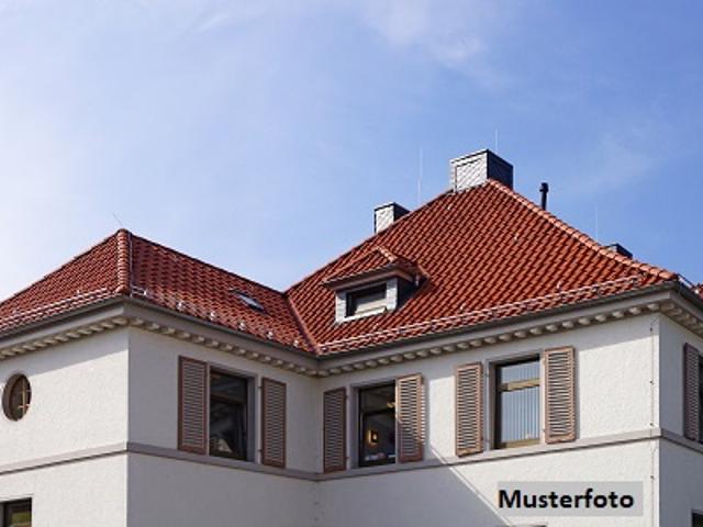 Solides 2 Familienhaus mit Doppelgarage provisionsfrei