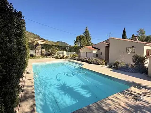 Solliès Pont 83210 Achat / Vente maison 8 pièces t8 parking