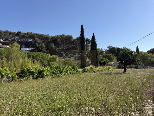SOLLIES PONT Secteur BANCAOUS Terrain constructible en exclusivité !
