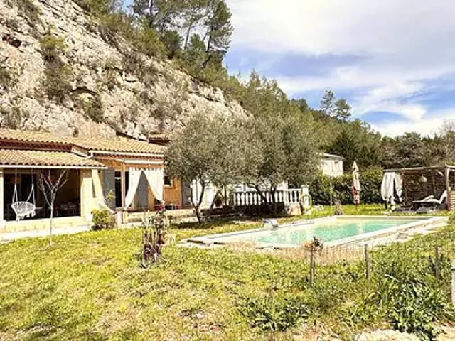 Solliès Toucas 83210 Achat / Vente maison 5 pièces t5 piscine terrasse