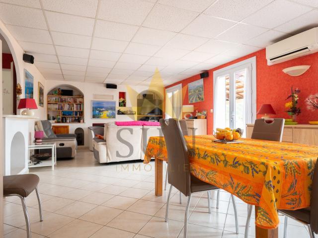 SOLLIES TOUCAS SUR TERRAIN DE 800M2 2MAISONS INDEPENDANTES