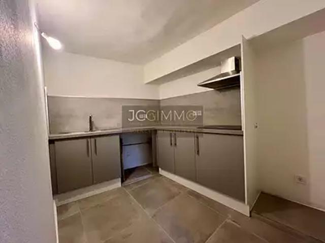 Solliès Ville 83210 Location appartement 2 pièces t2