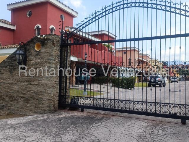 SOLO CLIENTES Casa Dúplex en Venta – El Trigal Norte Código: 26 10566