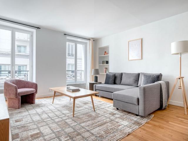 Sophisticated One Bedroom Retreat in Paris, Paris Amsterdam Apartments for Rent