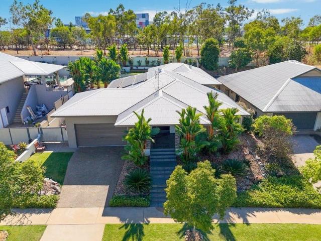Sophisticated Four Bedroom Family Home Space, Pool & Lifestyle in Durack Heights
