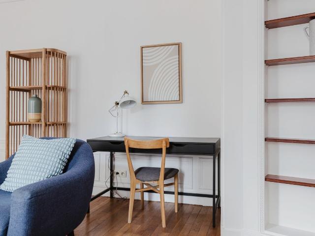 Sophisticated Four Bedroom in Parisian Passy, Paris Amsterdam Apartments for Rent