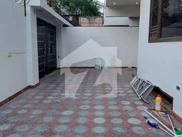 Sophisticated Living in a Prime Location: Luxury 6 Bedroom Townhouse