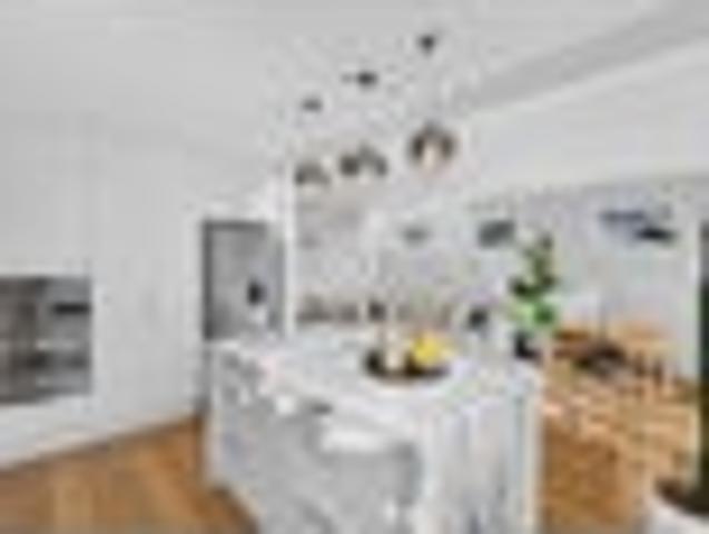 Sophisticated Single Level Living!