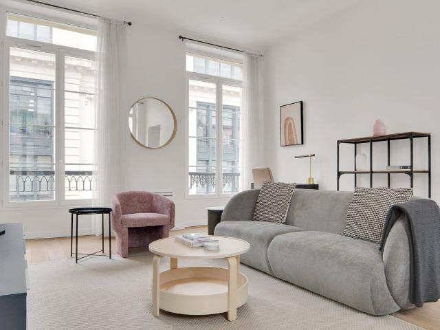 Sophisticated Three Bedroom Apartment in Paris, Paris Amsterdam Apartments for Rent