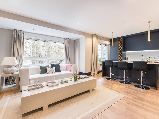 Sophisticated three bedroom apartment in Salamanca district