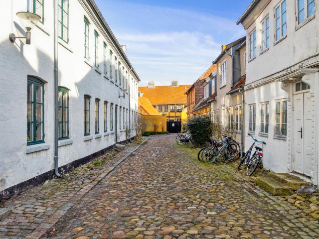 Sortebrødrestræde 1 9