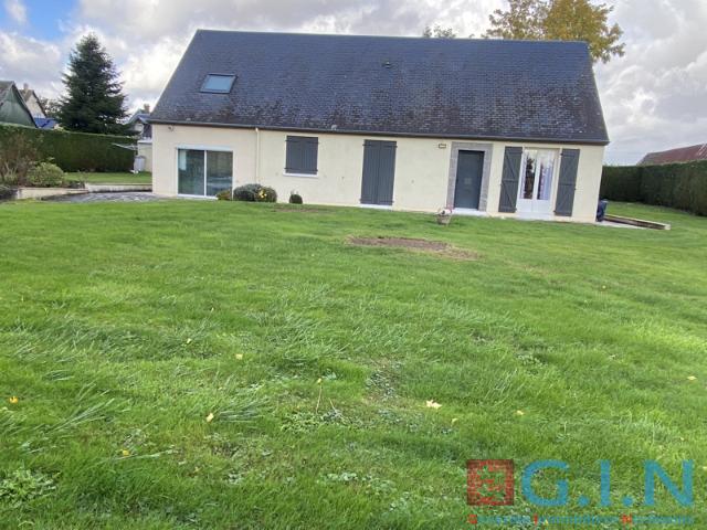 sortie le neubourg, au calme pavillon 4 chambres