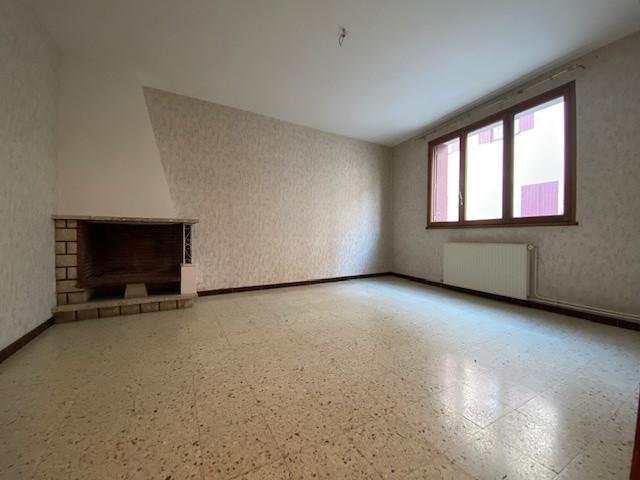 SOREZE Maison de village T3 bis avec cour