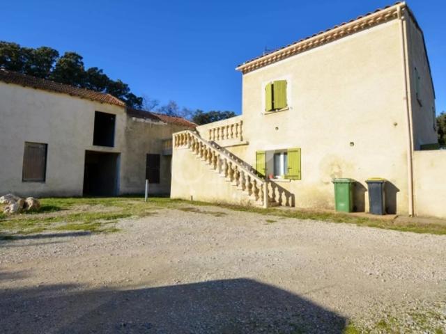 Sorgues, Avignon, maison de location 120m² SH et 40m² SU bon état + Corps de Ferme d'environ 275m² à rénover