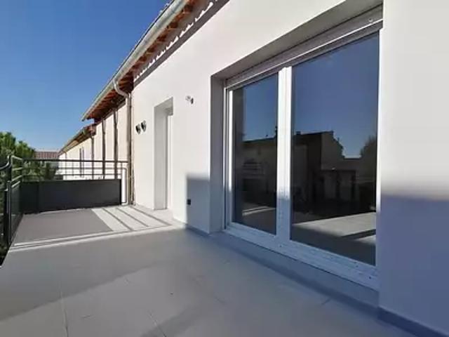 Sorgues 84700 Location appartement 3 pièces t3 au dernier étage