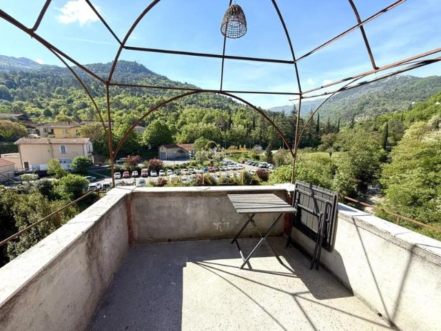 SOSPEL: 3 PIECES AVEC TERRASSE