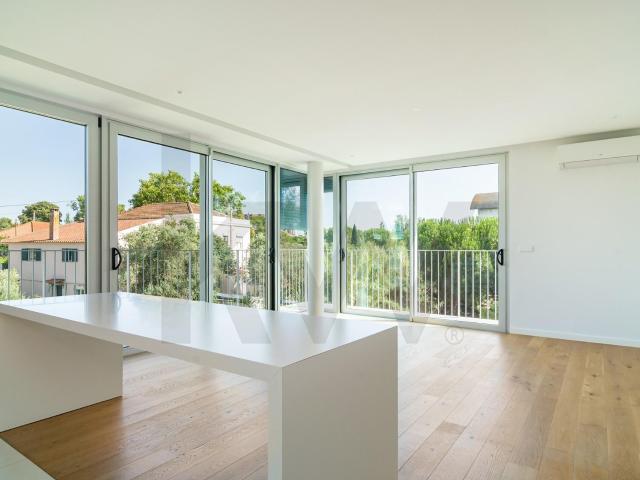 Sossego e vistas de campo no coração de Lisboa, junto a Telheiras