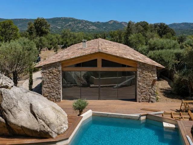 SOTTA – Villa neuve type bergerie avec piscine