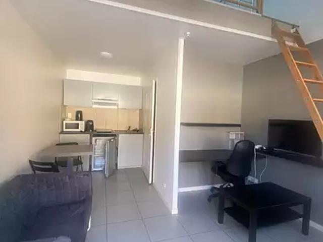 Sotteville lès Rouen 76300 Location appartement 1 pièce t1 au dernier étage