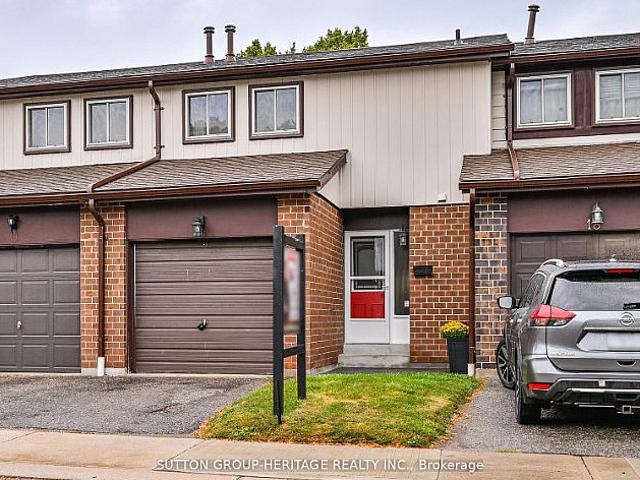 South Ajax Townhome! 3 Beds, Fenced Yard, Park Views!
