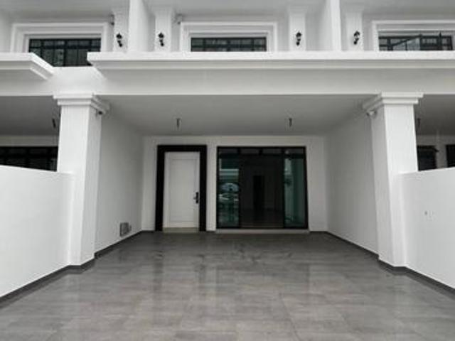 South Hills Bandar Seri Alam Double Storey Brand New Bare unit