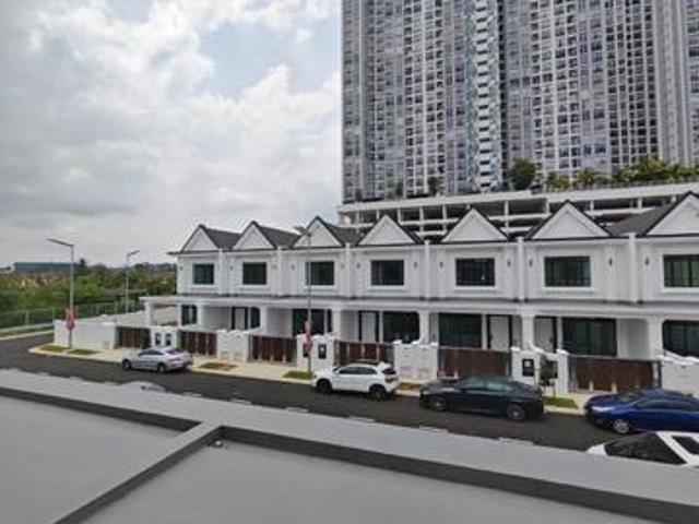 South Hills Seri Alam Double Storey Brand New Bare unit gng