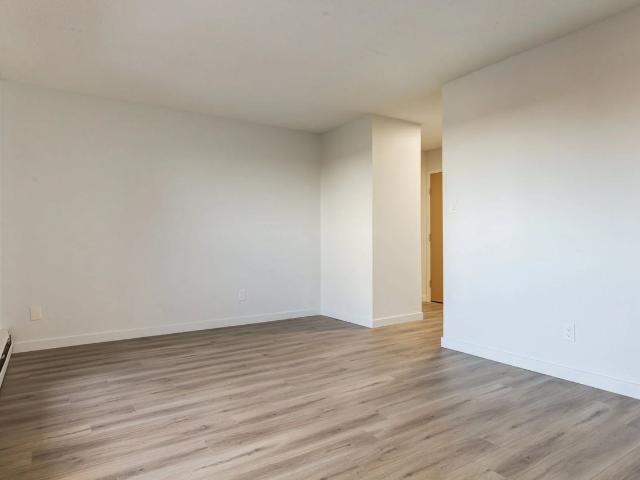 South Ridge Apartments 2 Bedroom Apartment for Rent at 10500 45 Ave Nw, Edmonton, AB T6H 0A1 Empire Park