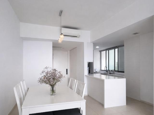 Southbank Condominium For Rent, $5,300, 2 Bed 2 Bath 958 sqft $5.53 psf